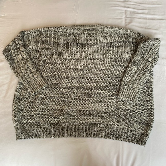 Faith In Love Oversized B&W Cable-knit Sweater - Picture 2 of 6